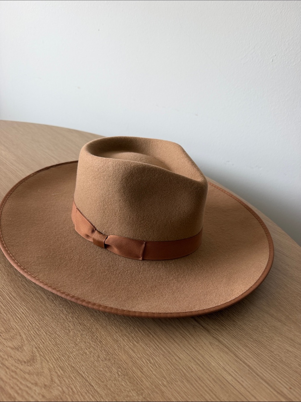 Lack of color hat small 55cm